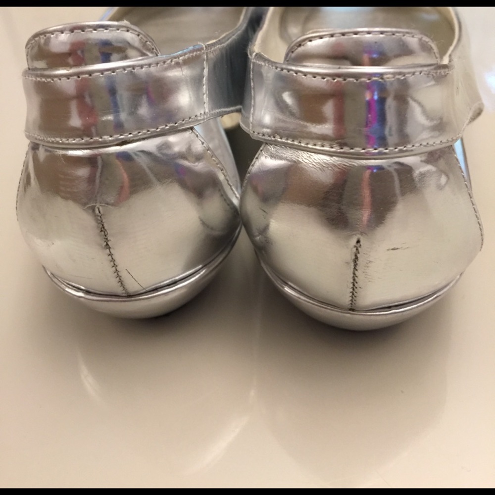 Stuart Weitzman silver leather  flats - Picture 3 of 8